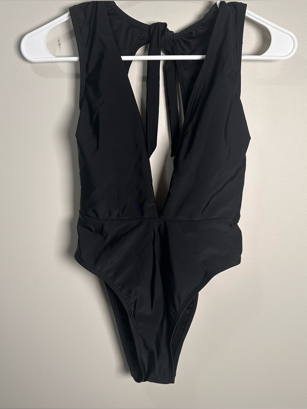 Cupshe Black Plunging Cutout One-Piece Women's Swimsuit Size XS NWT